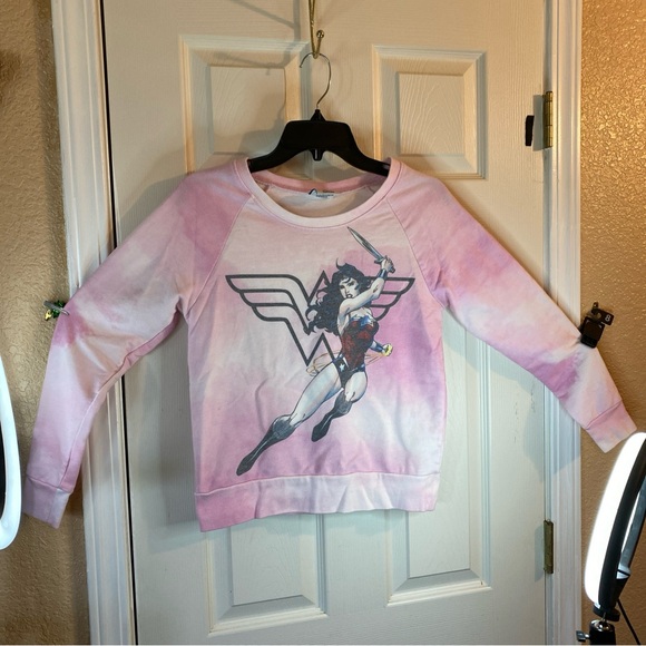 DC Comics Tops - DC Women Juniors 3-5 S Sweatshirt Pullover Crew Neck Wonder Woman Tie Dye Pink